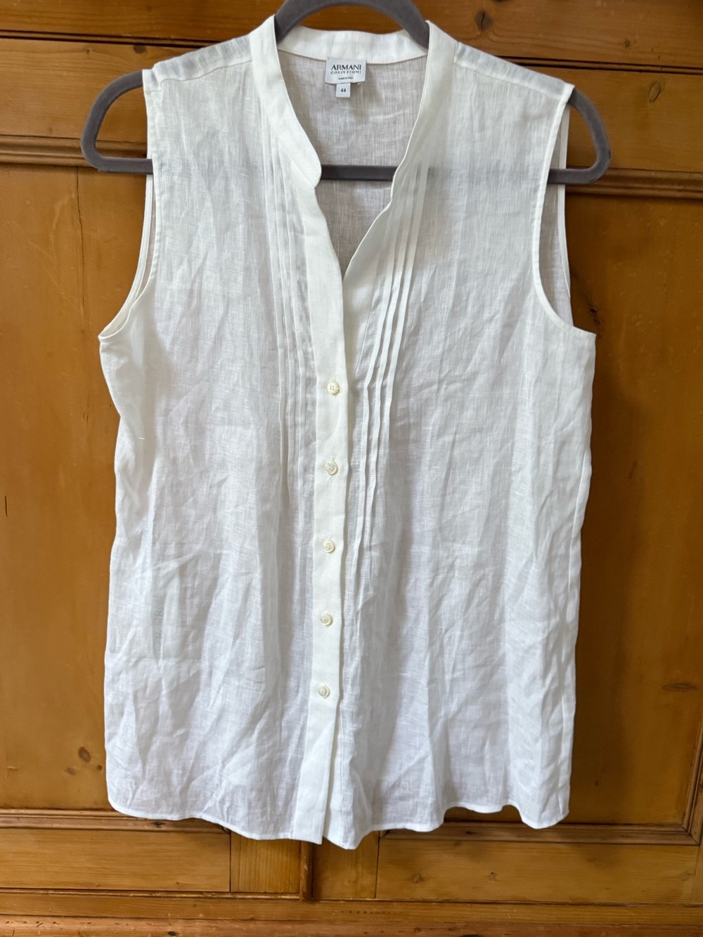 Vintage Armani Collezioni Women's White Sleeveless Button-Down Linen Top